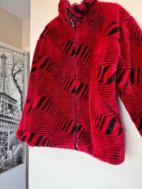 Nanuk Red Black Zigzag Fleece Jacket Mittens Set Womens Large